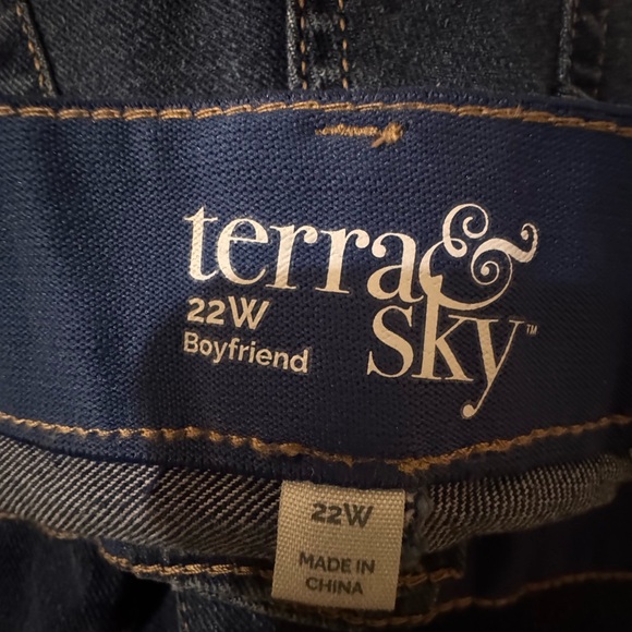Terra and sky blue jeans - Picture 2 of 6